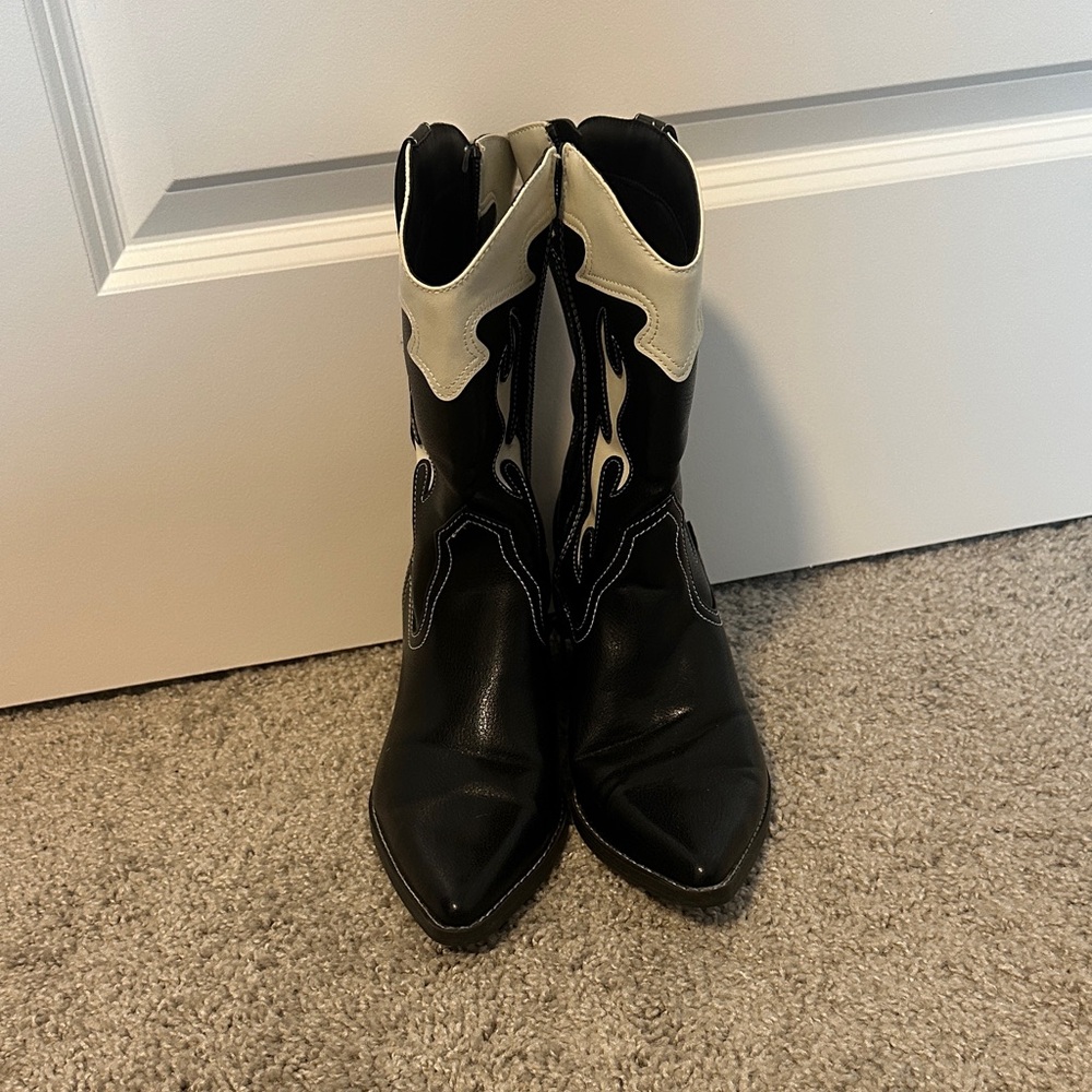 Amazon Black and Cream Women's Ankle Boots